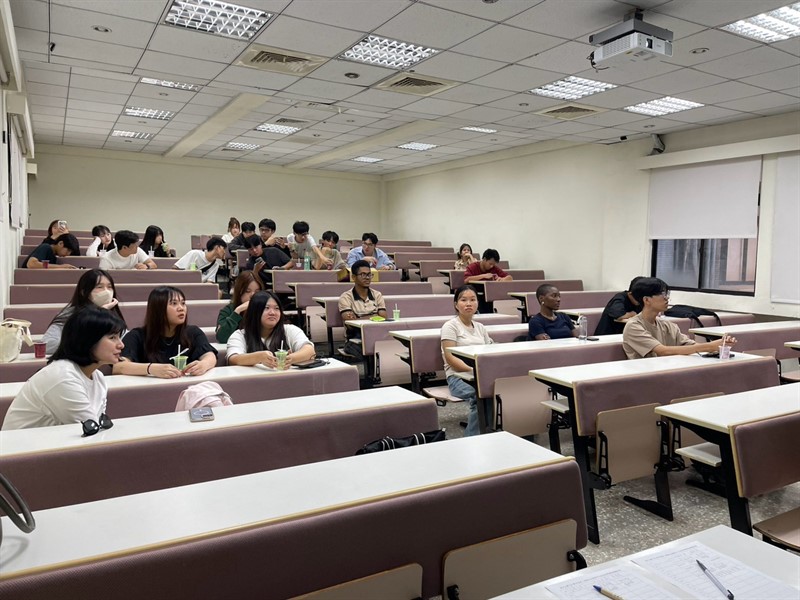 企管系-系主任有約Meeting with the Department Chair