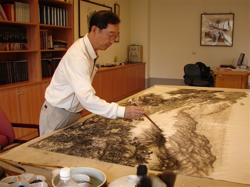 蘭陽校園周澄老師作畫