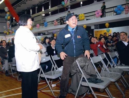 春之饗宴近700位校友同樂 抽獎掀高潮