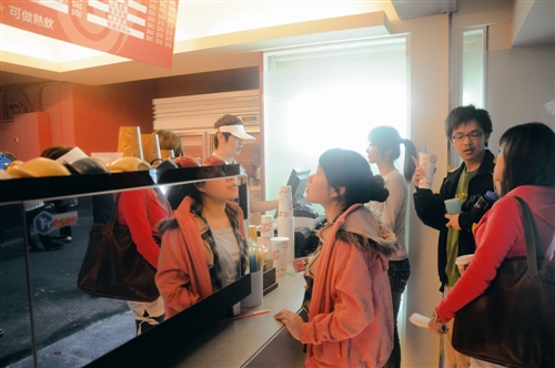 咖啡館進駐　休憩園地添閒適