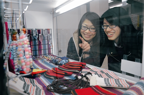 校園格子鋪吸睛 創作新舞台