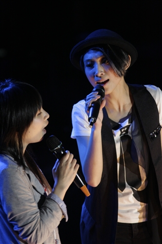 忘春瘋高潮迭起 歌手學生同台飆唱