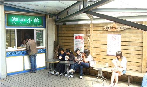 盲生咖啡小館再開張 物美價廉