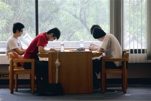 考期圖書館一位難求