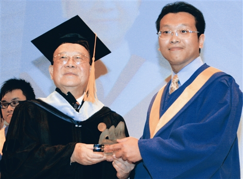 蘭陽首屆畢典 創辦人頒青出於蘭傑出獎