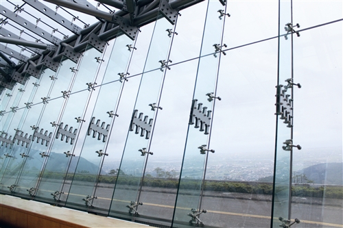 蘭陽校園落地窗