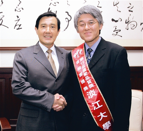 總統接見國品獎得主 對蘭陽學制興趣高