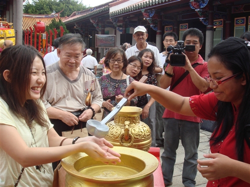 國際學生參加「2009年祭孔大典」