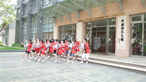 日文系系友回娘家