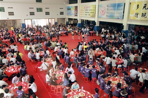 資工系千人擺桌 千萬挺系