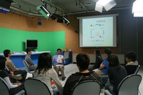 教學助理教學系列專題講座：瘋狂實驗認真學--從遊戲與問答中培養認真的態度