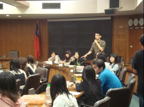 98學年度「國際志工之培訓課程」