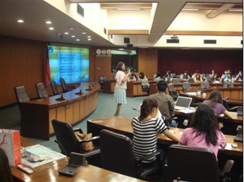 98學年度「國際志工之培訓課程」