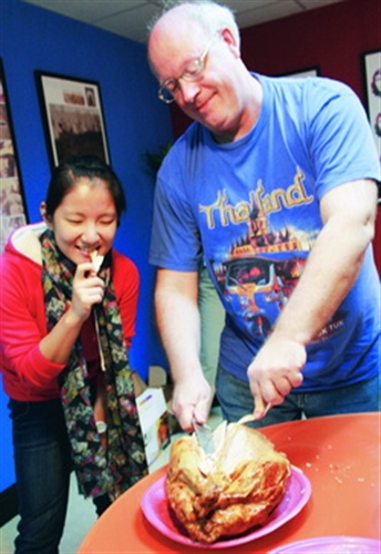 法文系上演鄉村薄酒萊節