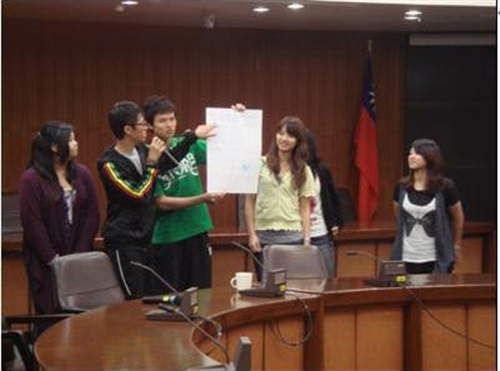 98學年度「國際志工之培訓課程」