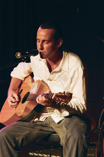 加國歌手開唱 樂迷HIGH