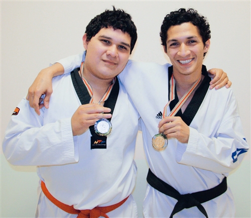 外籍生跆拳道得3獎