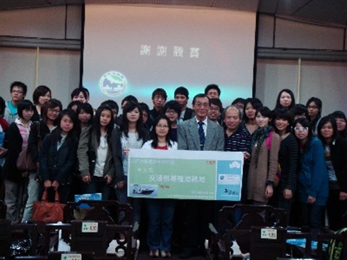 中文系辦理「交通部基隆港務局」及「時報文化出版公司」企業參訪