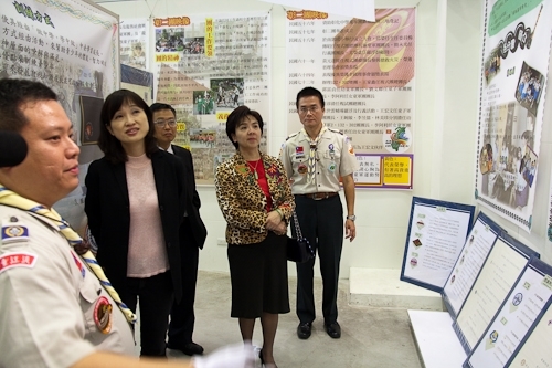 淡江童軍團歡度35週年團慶，本週舉行童軍生活展、團慶大會及譯書出版等活動，讓與會者體驗「修以致和、強健體魄、學習技藝、服務人群」之一生都受益的學分。