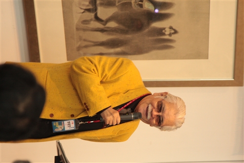 「兩岸重彩畫交流展」即日起至明年3月10日止在文錙藝術中心展出，精選兩岸逾百位畫家的代表作品，呈現工筆畫、膠彩畫、重彩等多元化作品風格，讓觀賞者了解兩岸學者不同的創作筆法、人文的創意理念，培養文化內涵與藝術修養。