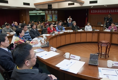 本校執行教育部「大專院校數位學習推廣與數位學習跨校合作計畫(北區)」，與真理、聖約翰大學共同簽署數位學習跨校學程合作同意書，開啟協作、分享、成長、飛躍之校際數位學習新願景。