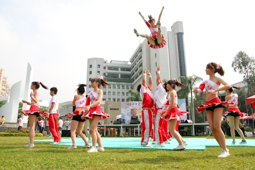 歡慶本校創校59週年，舉辦校慶慶祝大會、校友返校歡迎茶會、資訊工程學系團團圓圓千人同學會、第7屆校慶蛋捲節等豐富多元的校慶系列活動，全校展現活潑與創意並同賀淡江生日快樂！