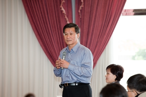 臺北醫學大學一行38人蒞校參訪，張校長家宜和與會人員分享本校榮獲第19屆國家品質獎之申請歷程及推行TQM之成果。