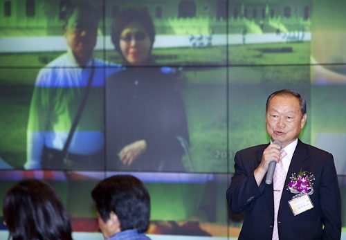 本校舉行97學年度第2學期榮退同仁歡送茶會，感謝榮退同仁將多年青春奉獻給淡江，祝福他們有個寫意的退休生活，身心健康、萬事順利樂如意。