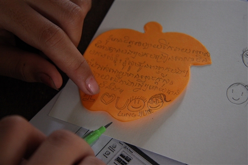 本校柬埔寨海外服務學習團，於7月上旬前往柬埔寨磅針省尊納中學及貢布省蓮花中學，進行為期三梯次教學活動，教導當地中小學學生中文及電腦，順利圓滿完成任務。