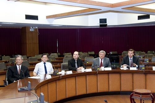 本校與匈牙利科維努思大學（Corvinus University of Budapest）簽訂兩校學術合作交流協議書，科維努思大學成為本校第104個姊妹校，未來兩校將積極進行學術交流，共同培育具國際化競爭力之人才。