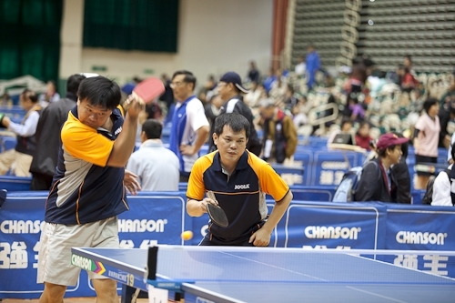 中華民國大專校院98年度教職員工桌球錦標賽於本校紹謨紀念體育館舉行，全國近八百位選手齊聚五虎崗，馳騁球場、大顯身手，奮力為各自所屬的學校爭取榮譽。