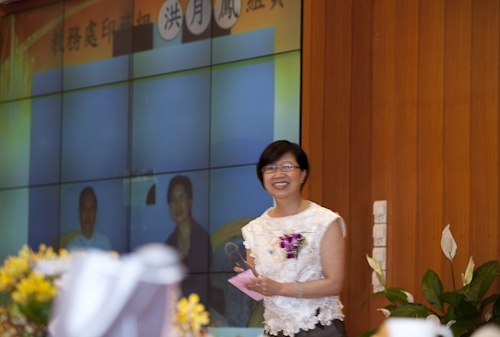 本校舉行97學年度第2學期榮退同仁歡送茶會，感謝榮退同仁將多年青春奉獻給淡江，祝福他們有個寫意的退休生活，身心健康、萬事順利樂如意。