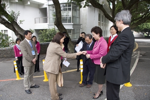 教育部98年度大學校院系所評鑑委員於這兩週蒞校展開實地訪評。