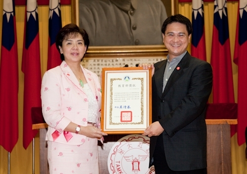 WelcomeProf. Dr. Klaus Dicke, Rector, the University of Jena, Germany