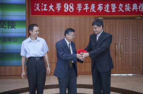 WelcomeProf. Dr. Klaus Dicke, Rector, the University of Jena, Germany