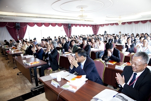 WelcomeProf. Dr. Klaus Dicke, Rector, the University of Jena, Germany