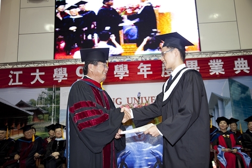 WelcomeProf. Dr. Klaus Dicke, Rector, the University of Jena, Germany