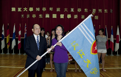 WelcomeProf. Dr. Klaus Dicke, Rector, the University of Jena, Germany