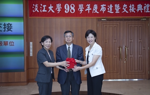 WelcomeProf. Dr. Klaus Dicke, Rector, the University of Jena, Germany