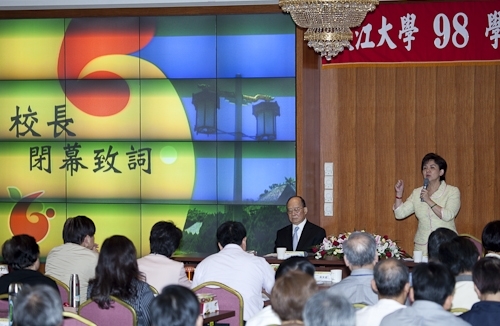 WelcomeProf. Dr. Klaus Dicke, Rector, the University of Jena, Germany