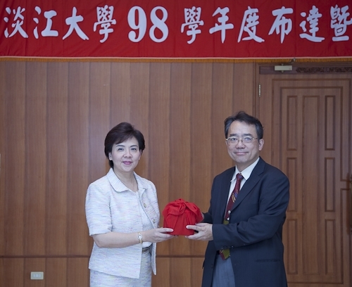 WelcomeProf. Dr. Klaus Dicke, Rector, the University of Jena, Germany