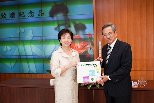 WelcomeProf. Dr. Klaus Dicke, Rector, the University of Jena, Germany