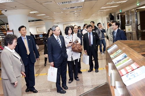 WelcomeProf. Dr. Klaus Dicke, Rector, the University of Jena, Germany