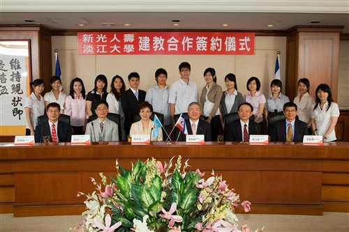 WelcomeProf. Dr. Klaus Dicke, Rector, the University of Jena, Germany