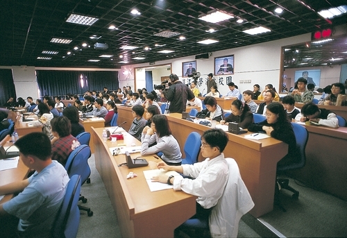 WelcomeProf. Dr. Klaus Dicke, Rector, the University of Jena, Germany