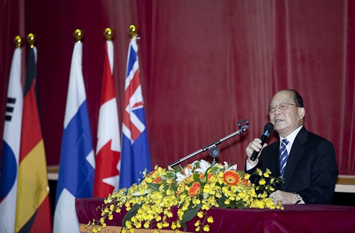 WelcomeProf. Dr. Klaus Dicke, Rector, the University of Jena, Germany