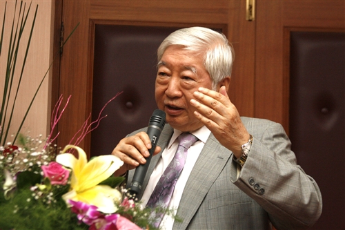 WelcomeProf. Dr. Klaus Dicke, Rector, the University of Jena, Germany