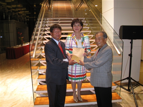 WelcomeProf. Dr. Klaus Dicke, Rector, the University of Jena, Germany