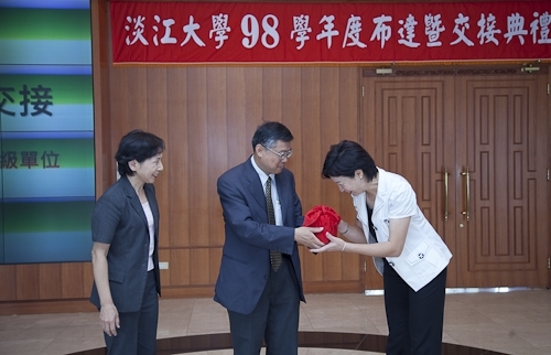 WelcomeProf. Dr. Klaus Dicke, Rector, the University of Jena, Germany