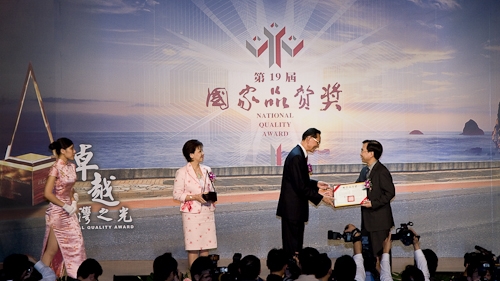 WelcomeProf. Dr. Klaus Dicke, Rector, the University of Jena, Germany